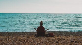 Proč pravidelně meditovat a jak se to naučit